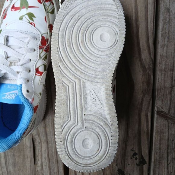 Nike Force 1 Youth Cherry Print Sneakers - Size 1Y - Picture 5 of 8